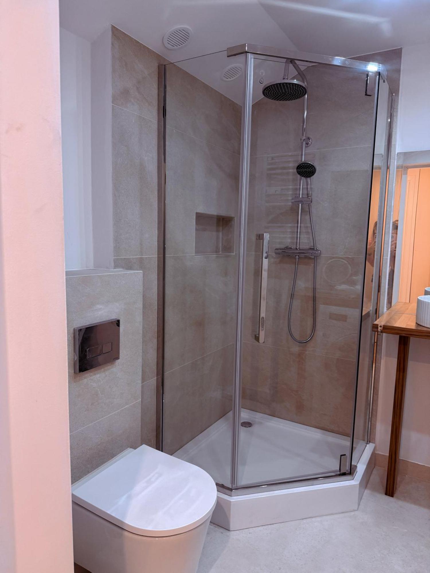Comfortable Apartament カトヴィツェ エクステリア 写真
